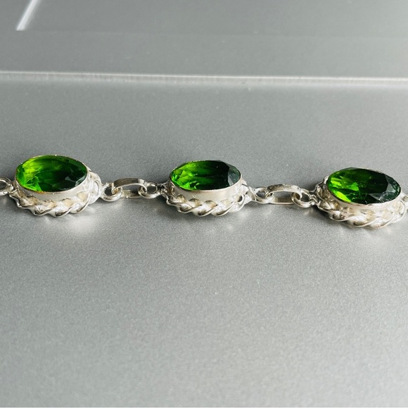 Forest Green Peridot Simulant CZ Oval Link Sterling Silver Toggle Clasp … - Picture 6 of 10